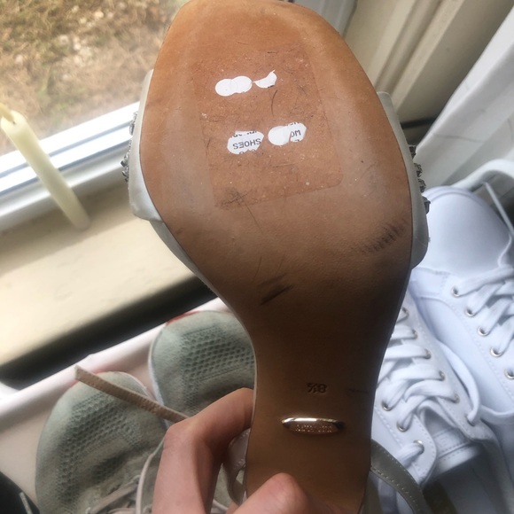 - Badgley Mischka Alexa Rhinestone flower ornament white satin embellished…8.5 - Picture 14 of 16